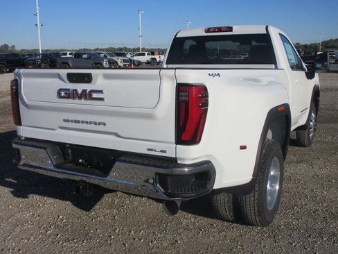 New 2026 GMC Sierra 3500 SLE image 5