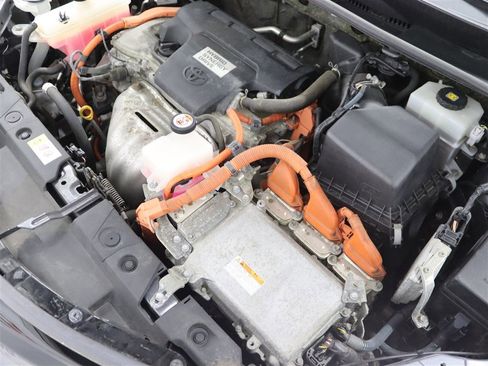 Used 2017 Toyota RAV4 SE image 37