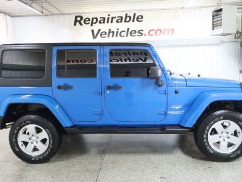Used 2012 Jeep Wrangler Unlimited Sahara w/ Dual Top Group AWD/4WD image 4