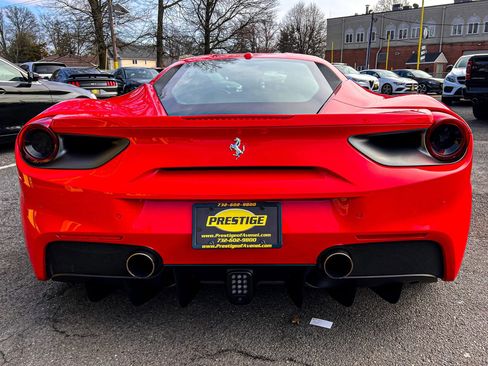 Used 2018 Ferrari 488 GTB image 6