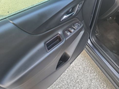 Used 2022 Chevrolet Equinox LT image 12