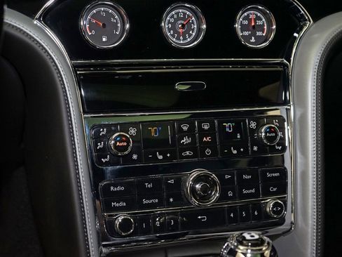 Used 2018 Bentley Mulsanne Speed image 16