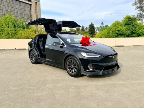 Used 2018 Tesla Model X 75D AWD/4WD image 1