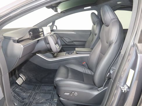 Used 2022 Tesla Model X image 12