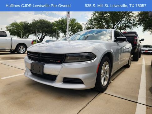 Used 2023 Dodge Charger SXT RWD image 3