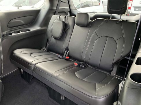 New 2026 Chrysler Voyager LX image 8