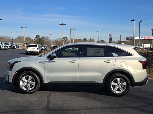 New 2026 Kia Sorento LX image 6