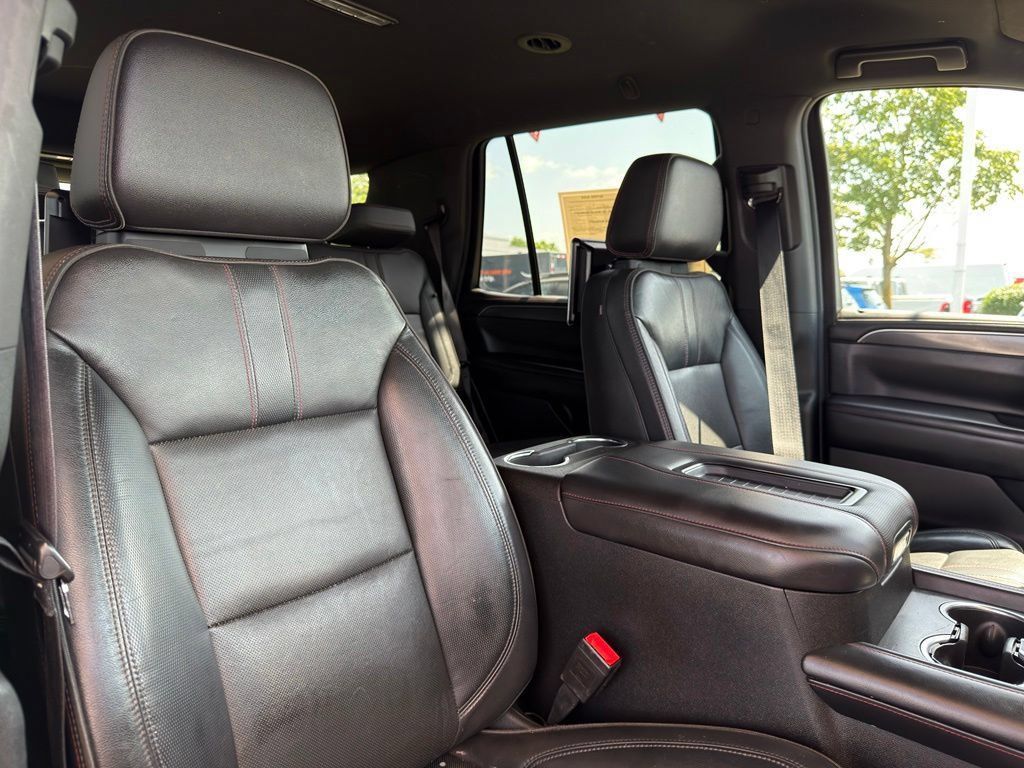 Used 2021 Chevrolet Tahoe RST w/ Luxury Package AWD/4WD image 38