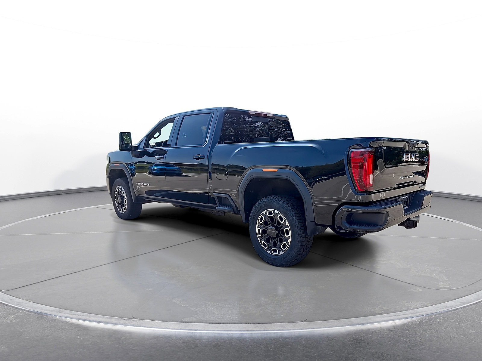 Used 2023 GMC Sierra 2500 AT4 w/ AT4 Preferred Package AWD/4WD image 6