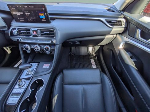 Used 2023 Genesis G70 2.0T image 17