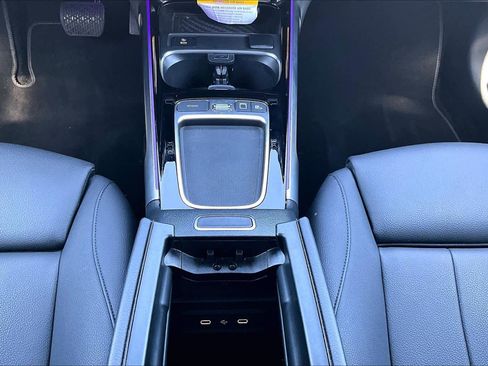 Certified 2025 Mercedes-Benz GLB 250 image 36