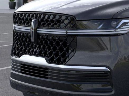 New 2026 Lincoln Navigator L Reserve w/ Jet Appearance Package image 17