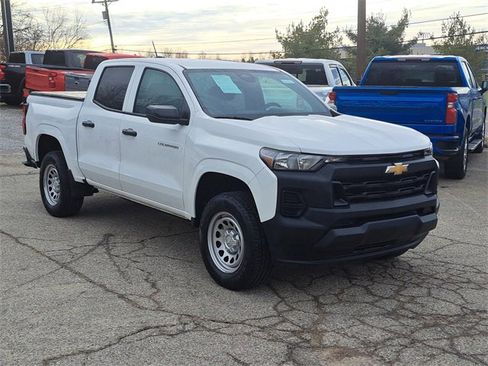 Used 2023 Chevrolet Colorado W/T w/ Advanced Trailering Package image 7