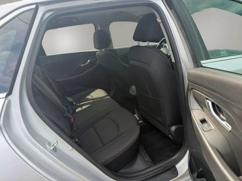 Used 2019 Hyundai Elantra GT FWD image 27