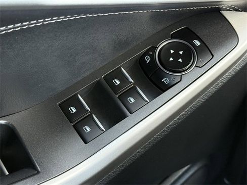 Certified 2022 Ford Explorer XLT w/ Equipment Group 202A image 23