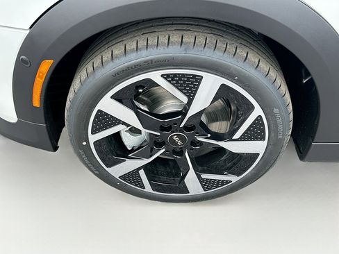 New 2026 MINI Cooper 4-Door Hardtop image 24