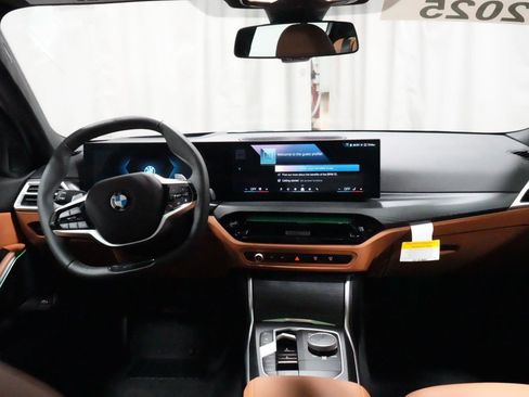 Used 2025 BMW 330i xDrive Sedan w/ Premium Package image 8