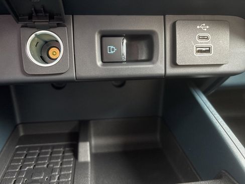 Used 2025 Ford Maverick Lariat w/ 4K Tow Package image 27