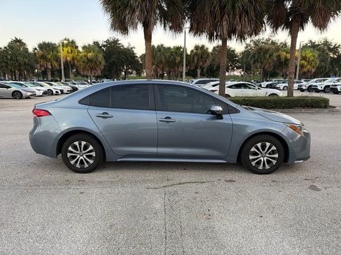 Used 2022 Toyota Corolla LE FWD image 4