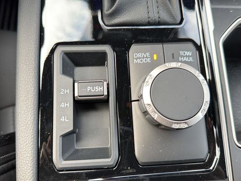 New 2026 Toyota Tundra Limited AWD/4WD image 19