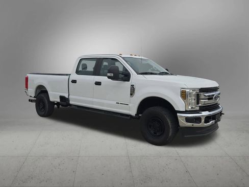 Used 2019 Ford F250 XL w/ Power Equipment Group image 14