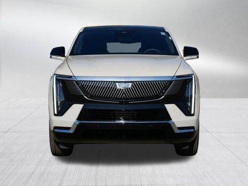 Used 2026 Cadillac Escalade IQ Luxury 1 w/ LPO, Floor Liner Package AWD/4WD image 2