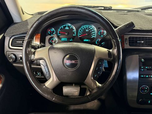 Used 2009 GMC Sierra 2500 SLT w/ Entertainment Package AWD/4WD image 13