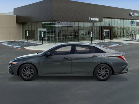 New 2026 Hyundai Elantra Blue image 3