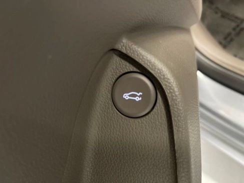 Used 2018 Chevrolet Cruze LT FWD image 33