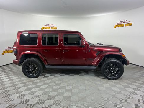 Used 2021 Jeep Wrangler Unlimited Sahara AWD/4WD image 7