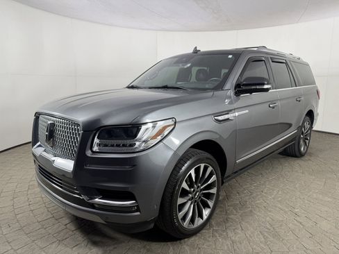 Used 2021 Lincoln Navigator L Reserve w/ Luxury Package AWD/4WD image 3