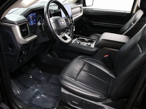 Used 2024 Ford Expedition Max XLT image 10