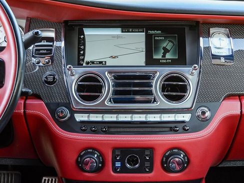 Used 2019 Rolls-Royce Dawn image 22