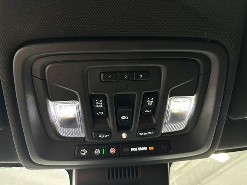 Used 2023 GMC Sierra 1500 AT4 w/ AT4 Premium Package AWD/4WD image 33
