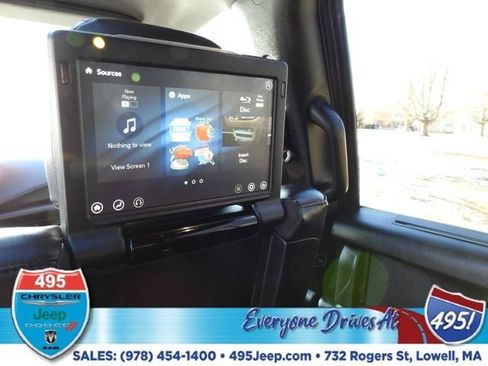 Used 2020 Chrysler Pacifica Touring-L image 16