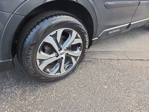 Used 2020 Subaru Outback Limited image 8