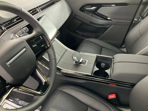 Used 2025 Land Rover Range Rover Evoque S image 12
