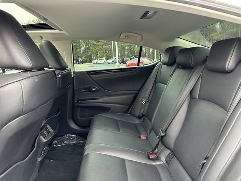 Used 2020 Lexus ES 300h w/ Premium Package image 9