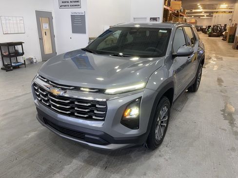 New 2026 Chevrolet Equinox LT image 3