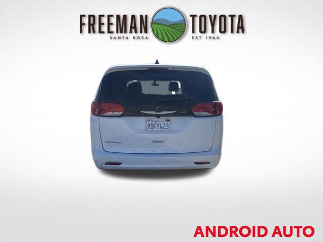 Used 2022 Chrysler Voyager LX FWD image 6