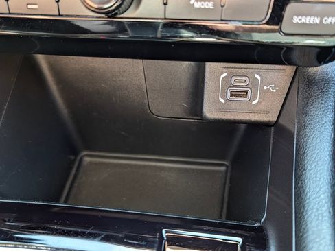 Used 2024 Jeep Compass Latitude AWD/4WD image 25
