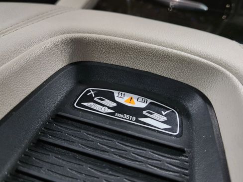 Used 2020 Cadillac Escalade Luxury w/ LPO, Radiant Package image 43