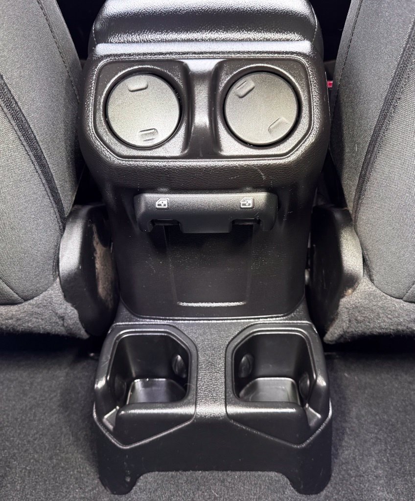 Used 2021 Jeep Wrangler Unlimited Sport AWD/4WD image 38
