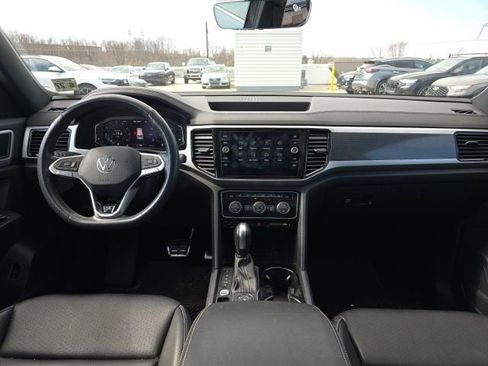 Used 2022 Volkswagen Atlas Cross Sport SEL R-Line image 9