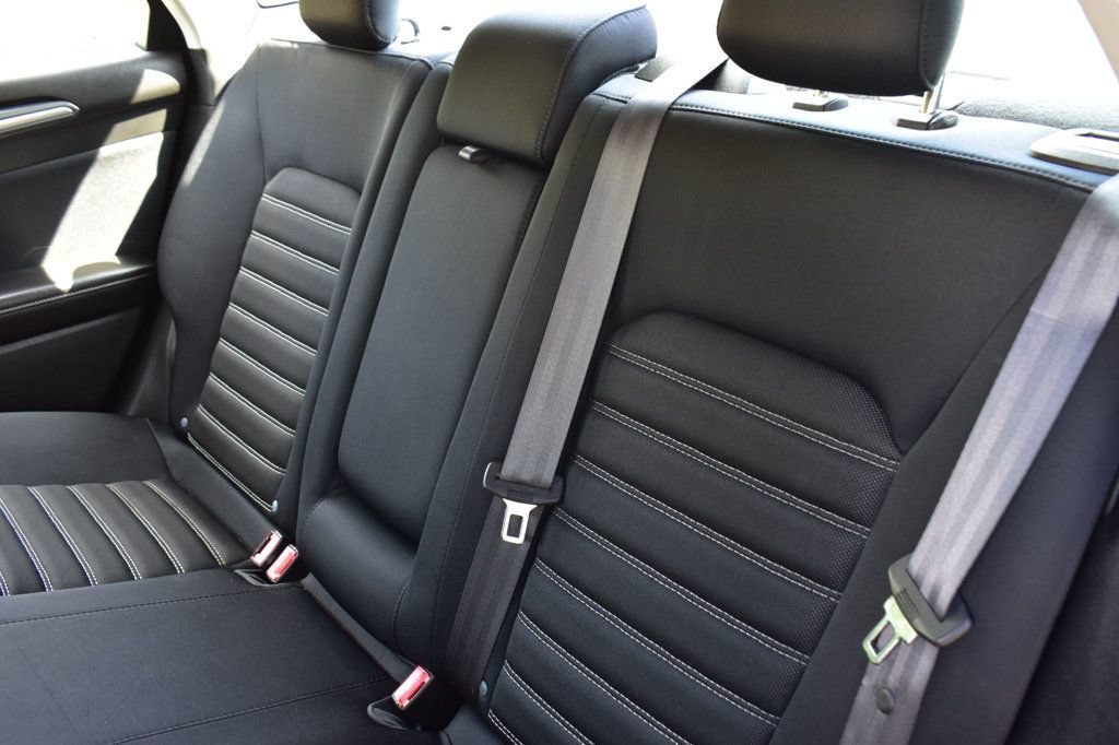 Used 2013 Ford Fusion SE FWD image 22