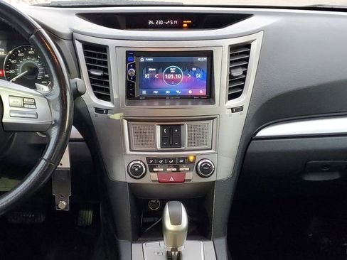 Used 2010 Subaru Legacy 2.5i Premium AWD/4WD image 28