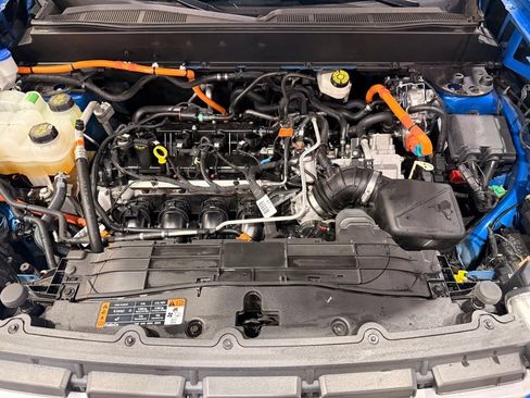 Used 2022 Ford Maverick Lariat w/ Lariat Luxury Package FWD image 6