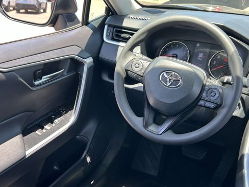 Used 2021 Toyota RAV4 XLE FWD image 17