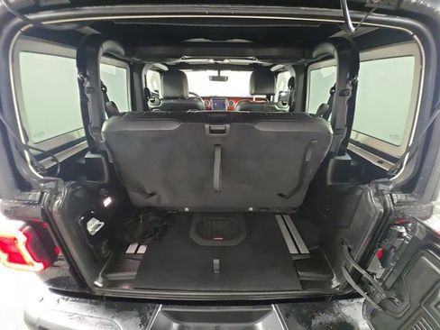 Used 2020 Jeep Wrangler Rubicon w/ Uconnect 4C Nav & Sound Group AWD/4WD image 16