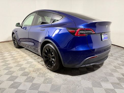 Used 2023 Tesla Model Y AWD image 4